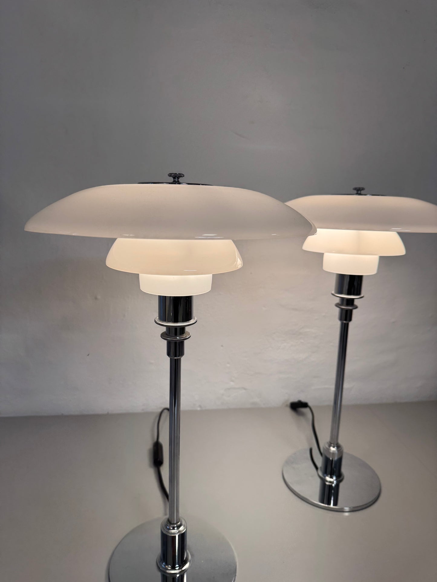 Poul Henningsen, “PH 3/2” Louis Poulsen.