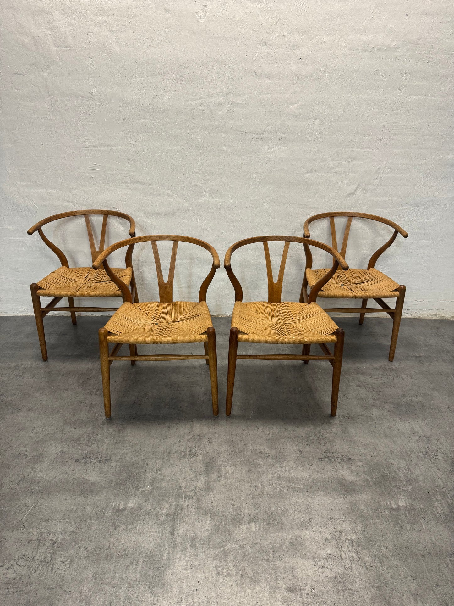 Eg, Hans J. Wegner ‘CH24/Y-stolen’ Carl Hansen & Søn.