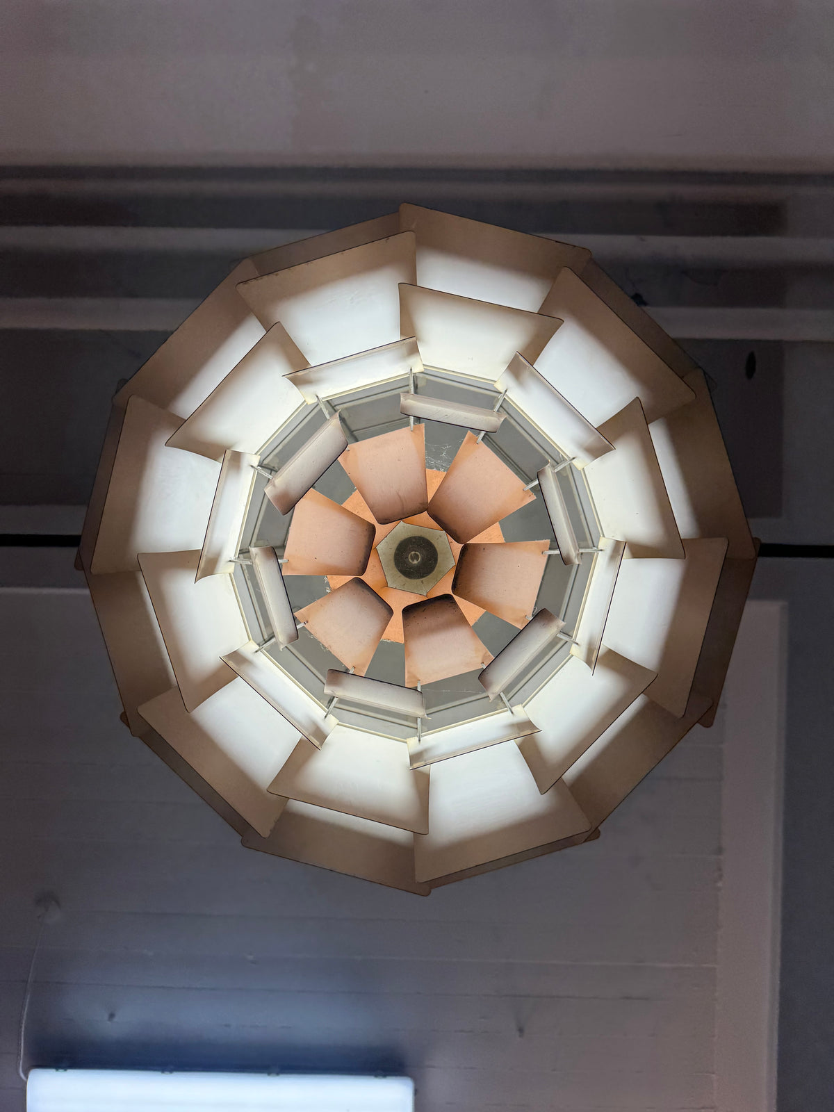 Ø84cm, Poul Henningsen ‘Koglen’ Louis Poulsen.
