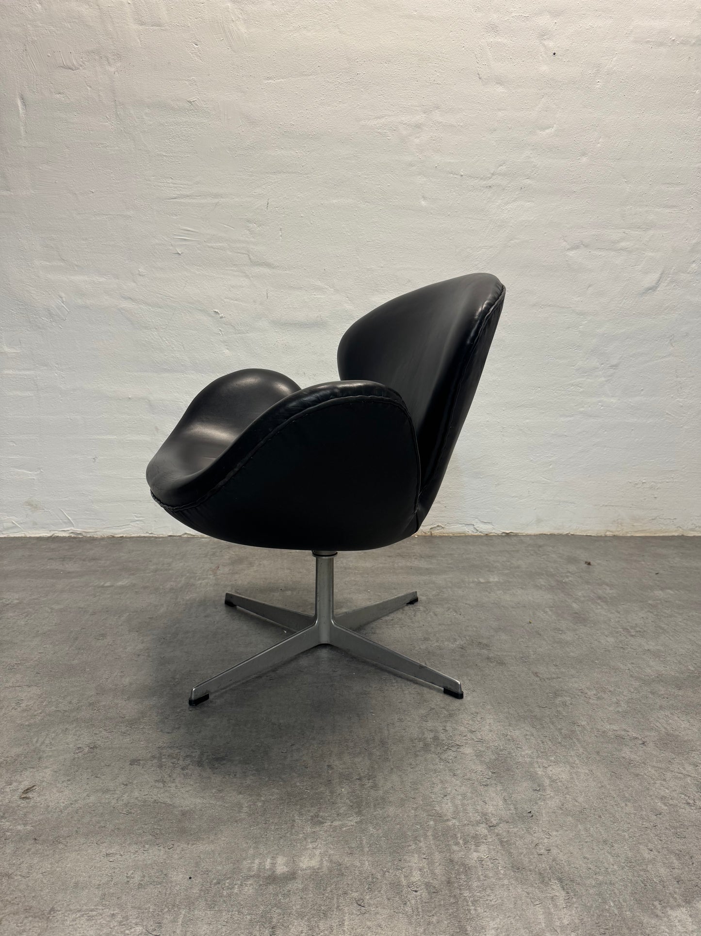 Arne Jacobsen ‘Svanen’ Fritz Hansen.