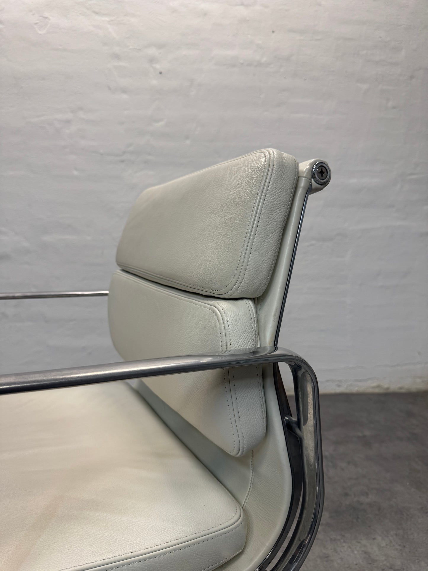 Charles Eames ‘EA-217’ Vitra.
