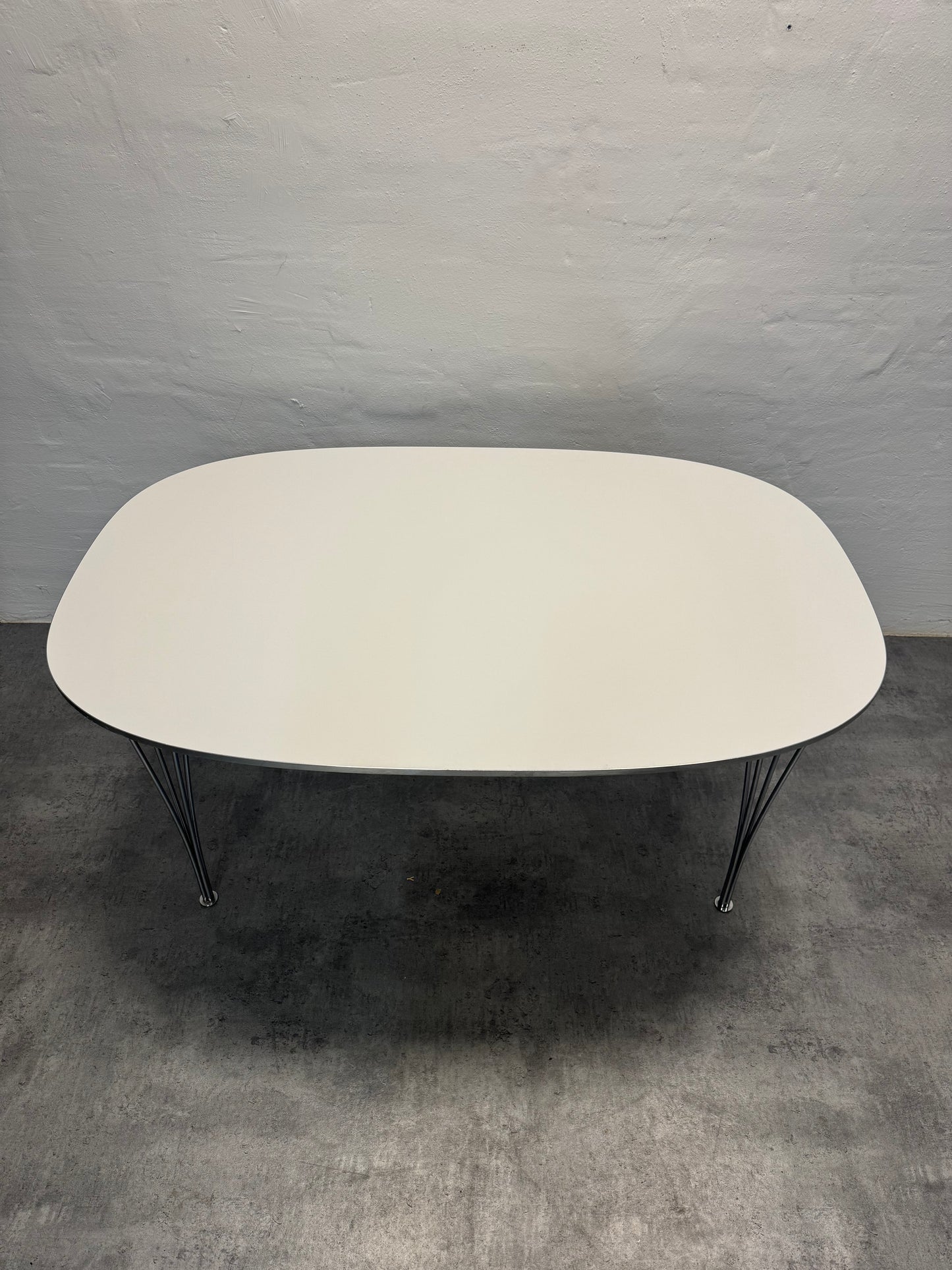 Piet Hein, “Superellipse” spisebord Fritz Hansen.