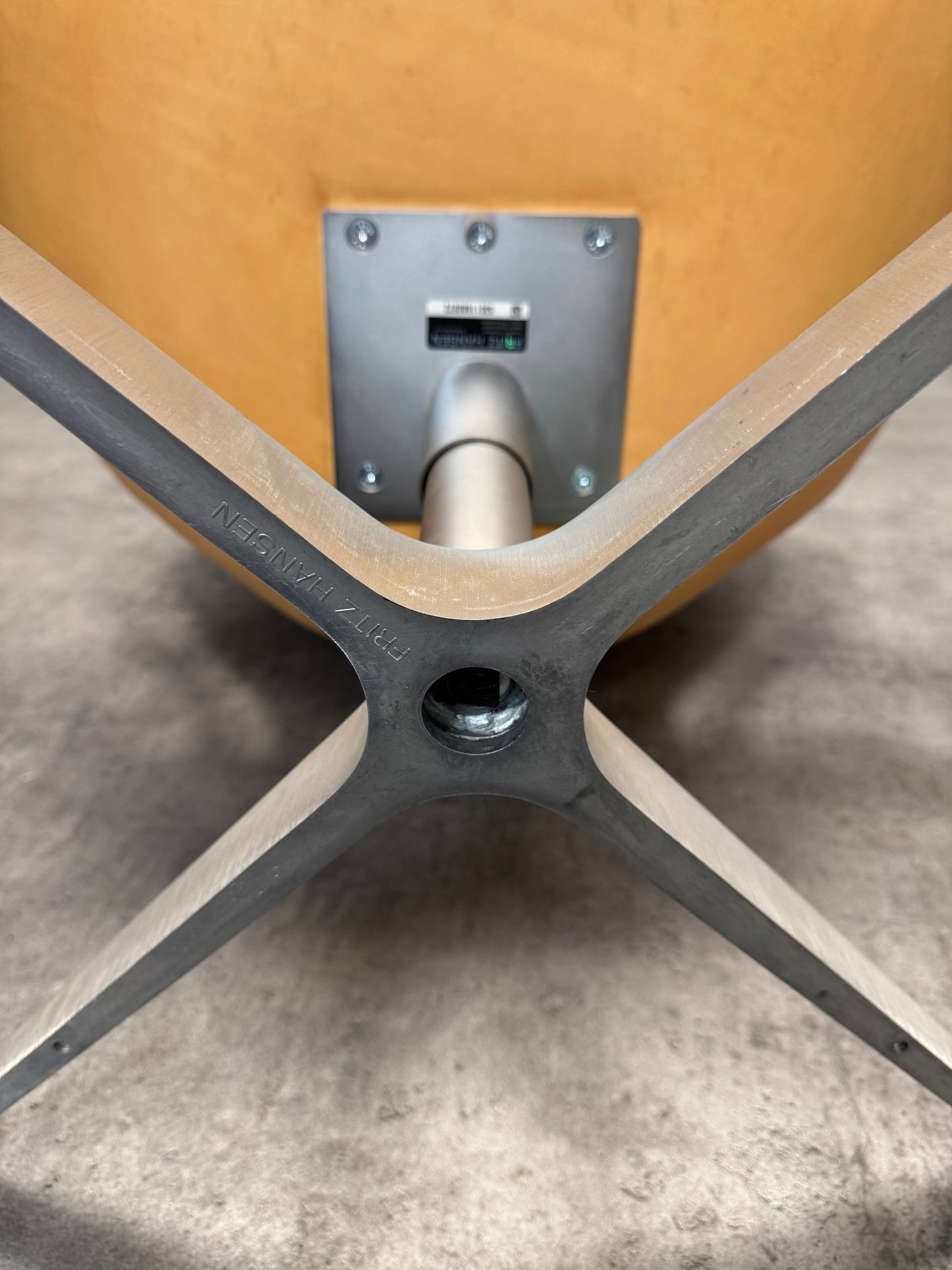 ORIGINAL POLSTRING Arne Jacobsen ‘Svanen’ Fritz Hansen - 2023.