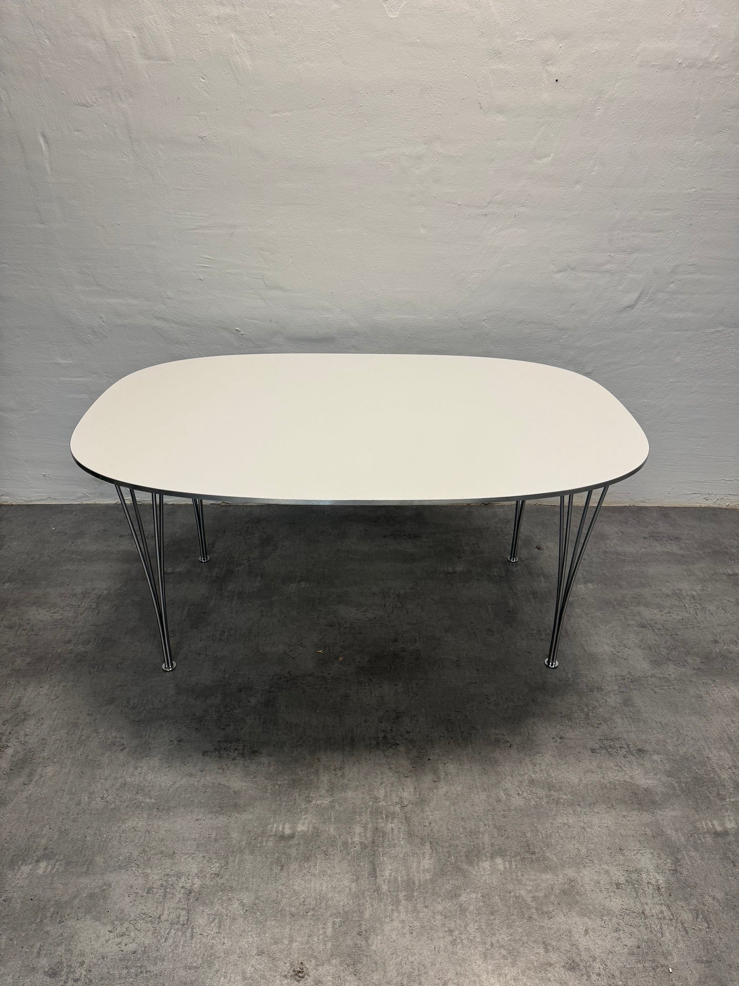 Piet Hein, “Superellipse” spisebord Fritz Hansen.