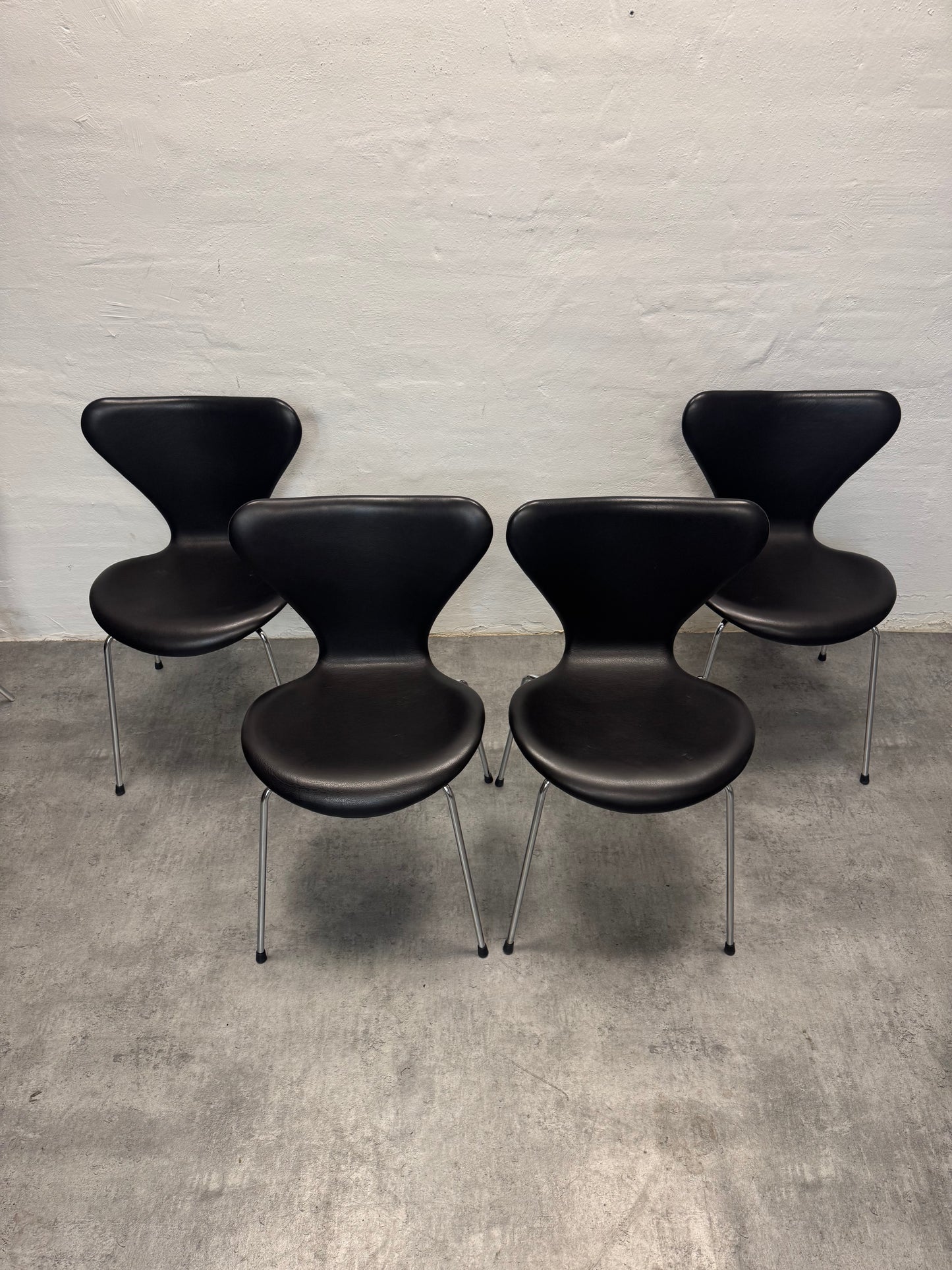 Arne Jacobsen ‘3107’ Fritz Hansen.