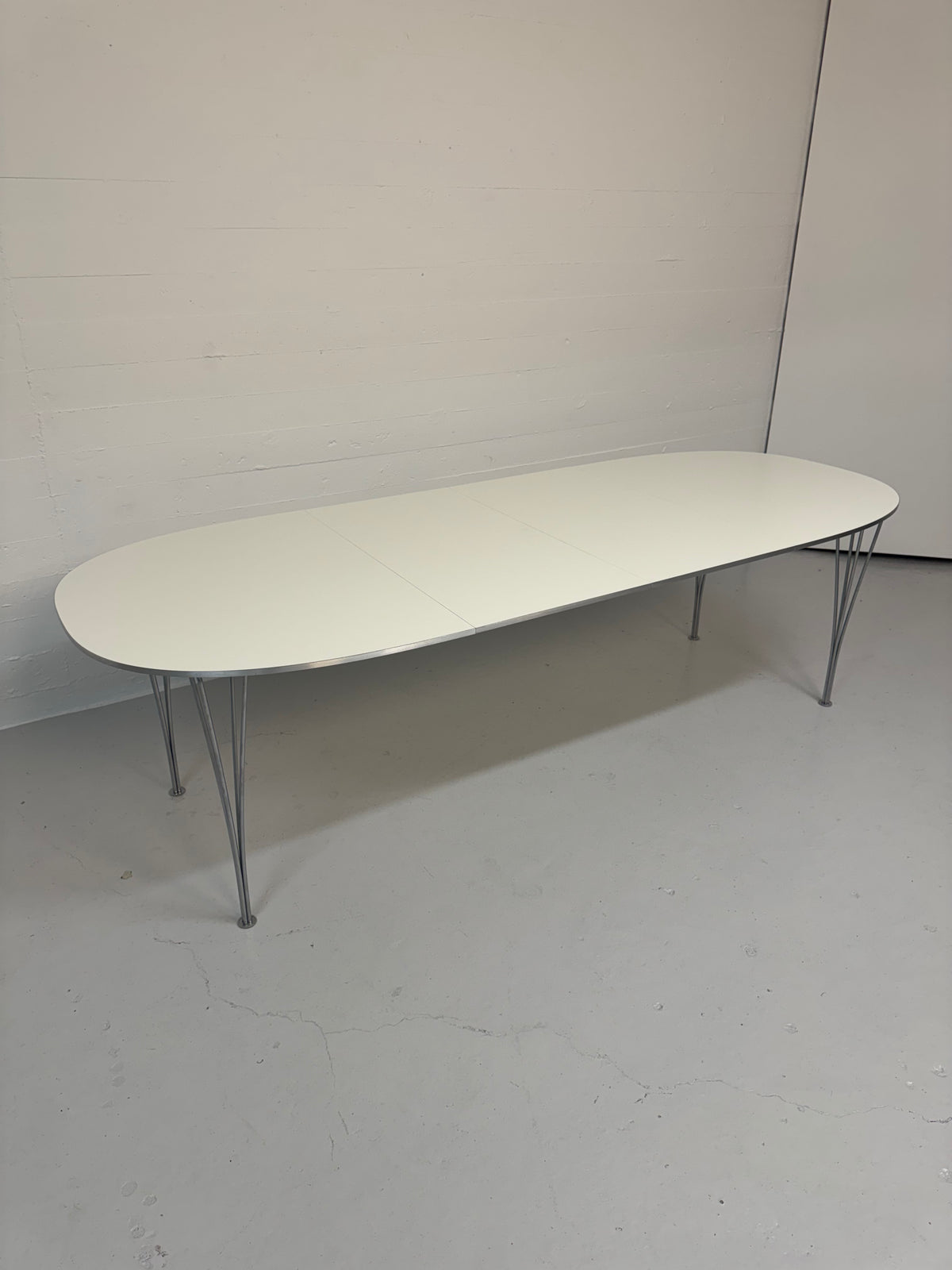 Piet Hein ‘Superellipse’ Fritz Hansen.