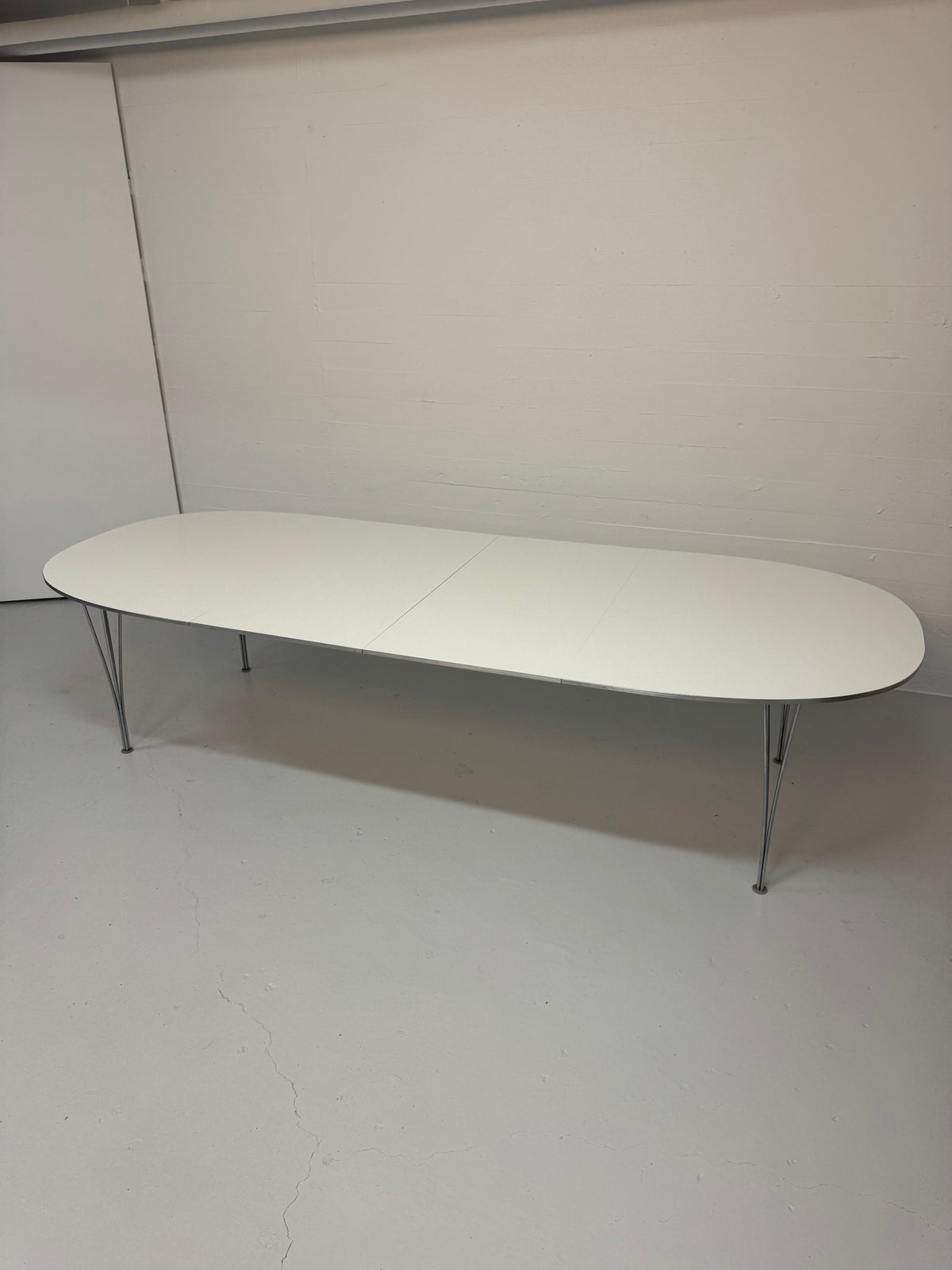 Piet Hein ‘Superellipse’ Fritz Hansen.