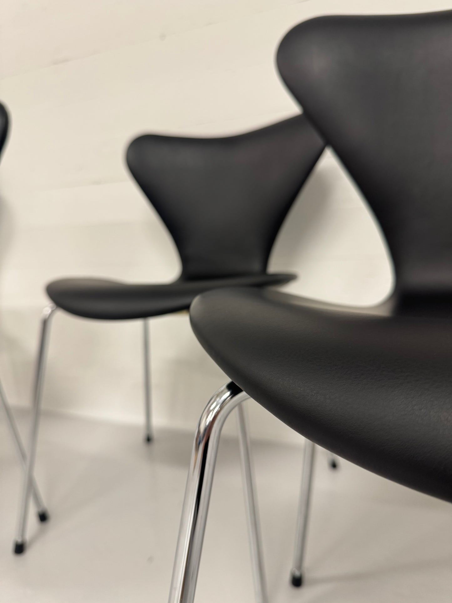 Arne Jacobsen ‘3107’ Fritz Hansen.