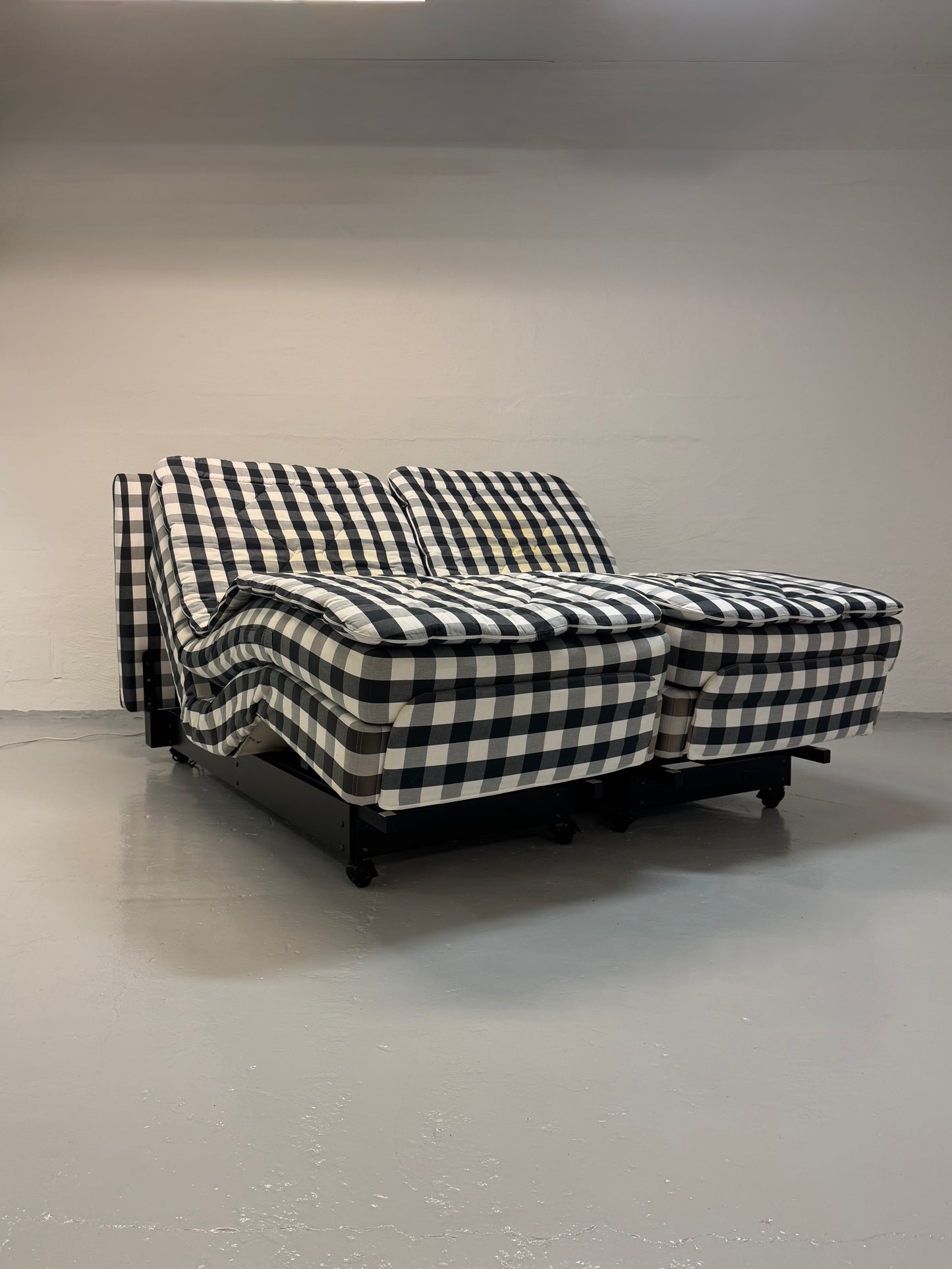 Hästens Adjustable dobbelt elevationsseng m. gavl & massage – 180x210 cm