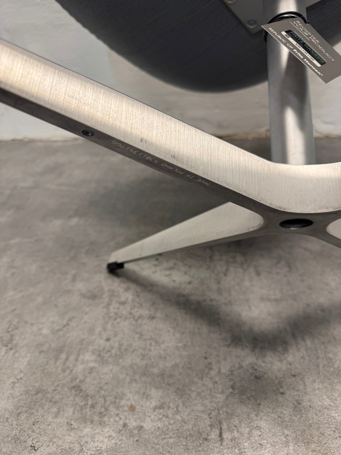 Som ny, Arne Jacobsen ‘Svanen’ Fritz Hansen, model: 3320, original polstring.