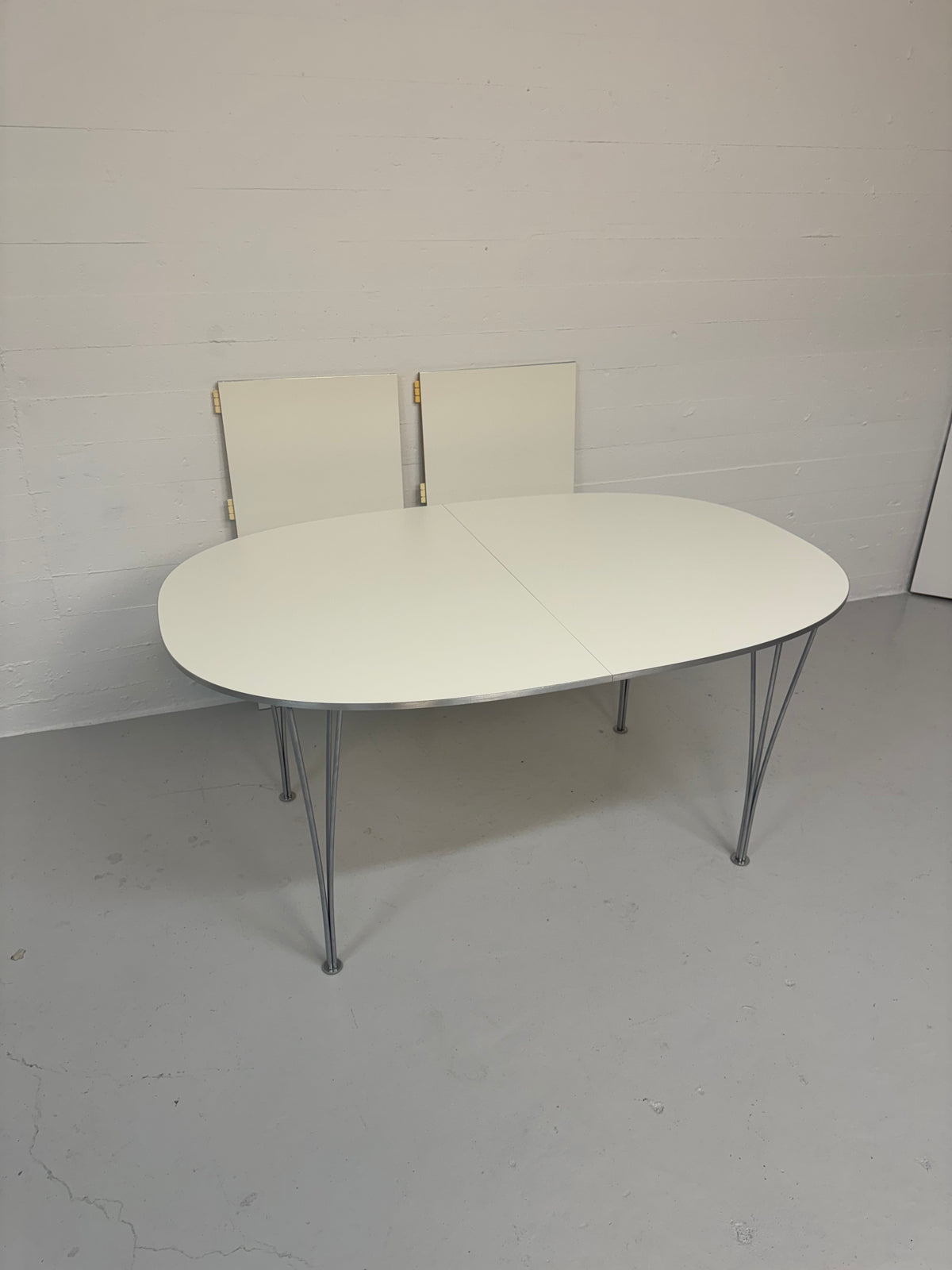 Piet Hein ‘Superellipse’ Fritz Hansen.