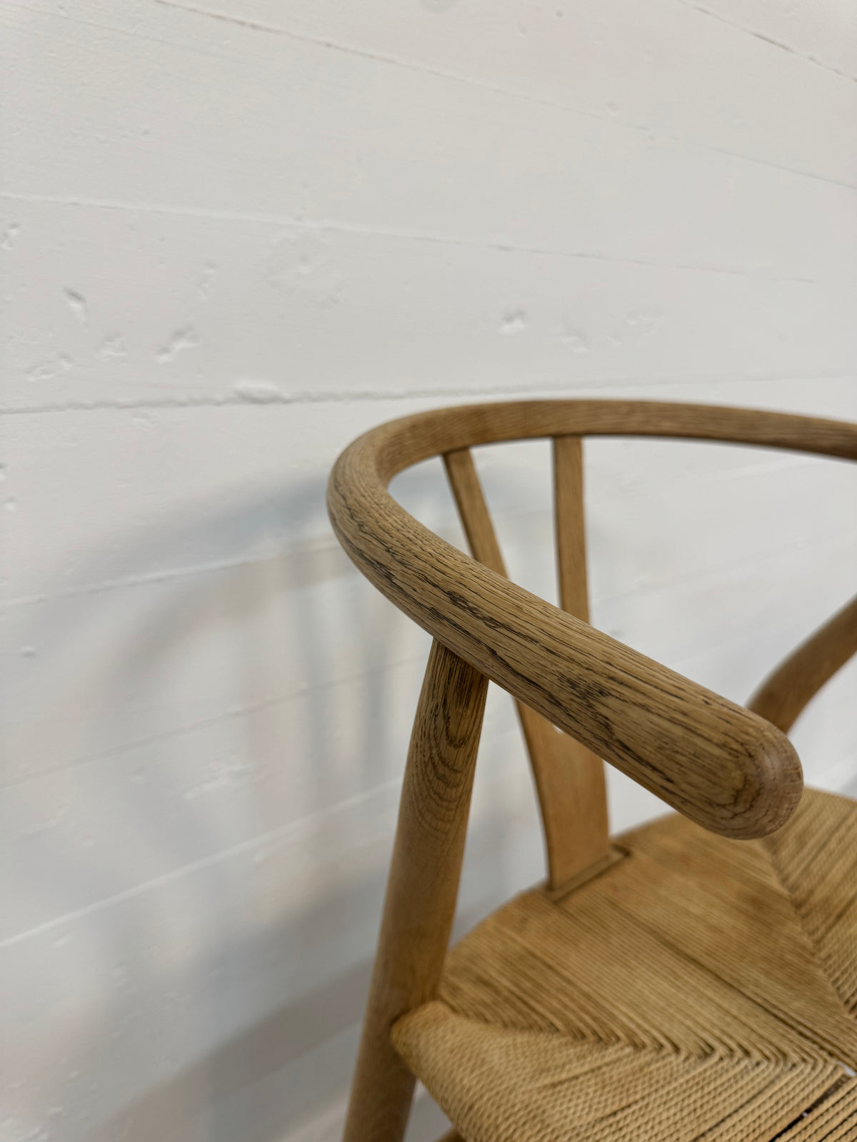 Hans J. Wegner ‘CH-24’ Carl Hansen & Søn.