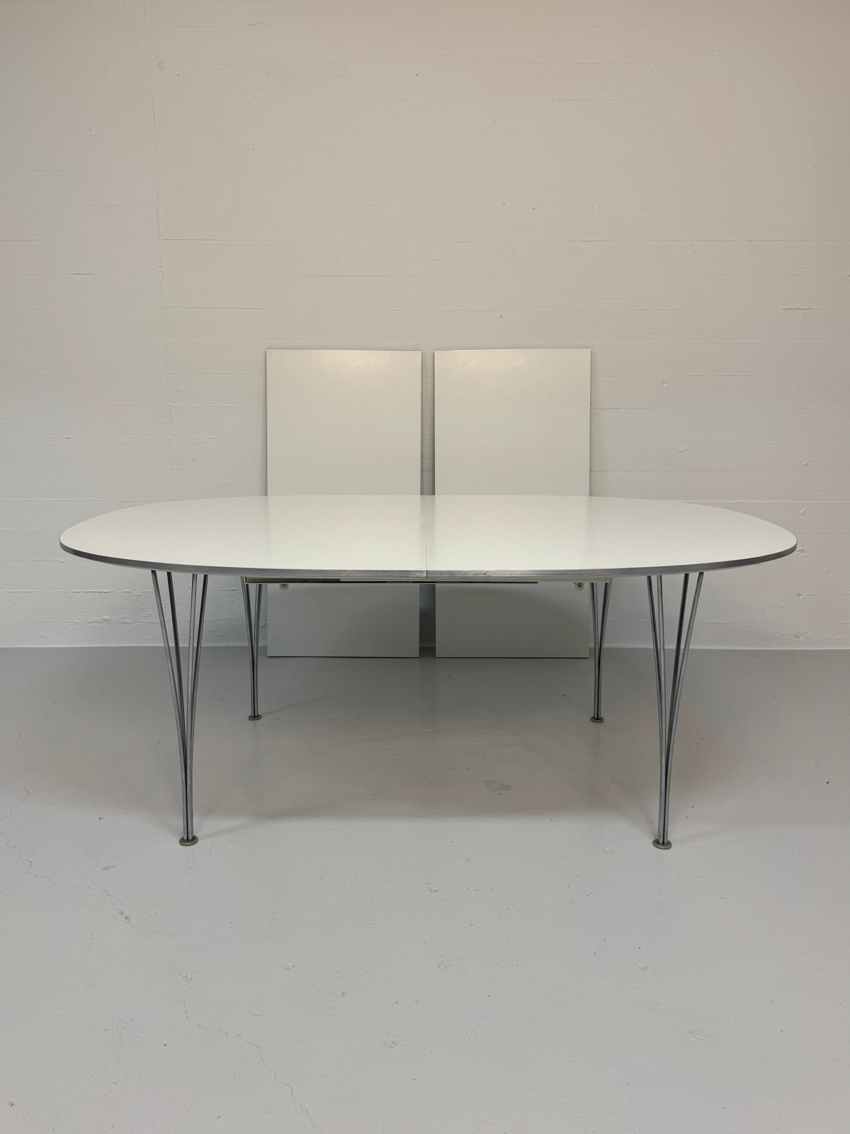 Piet Hein ‘Superellipse’ Fritz Hansen.