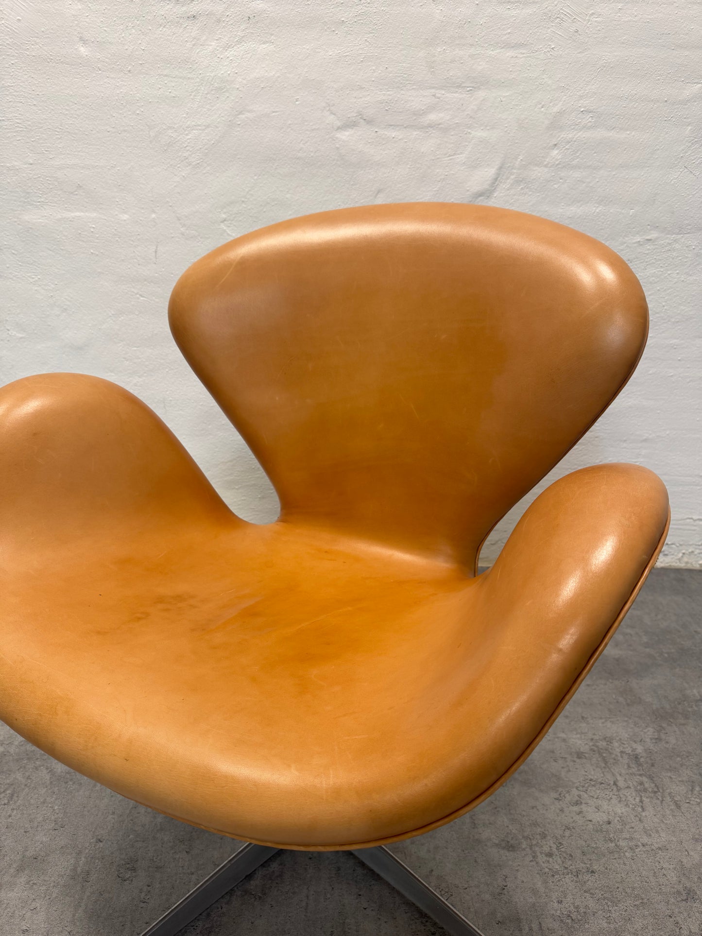 Arne Jacobsen ‘Svanen’ Fritz Hansen.