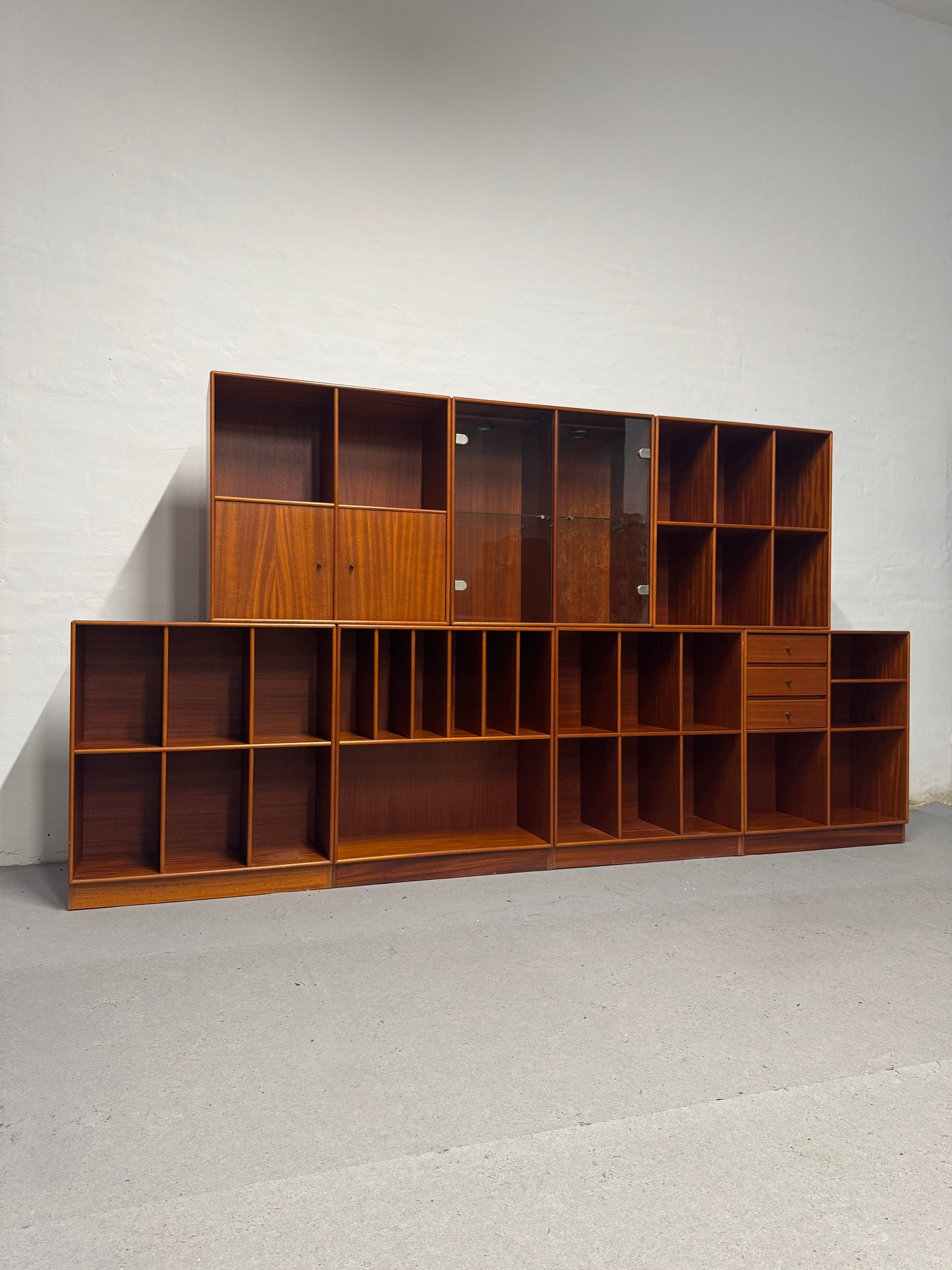 Peter J. Lassen, Montana reolmoduler.