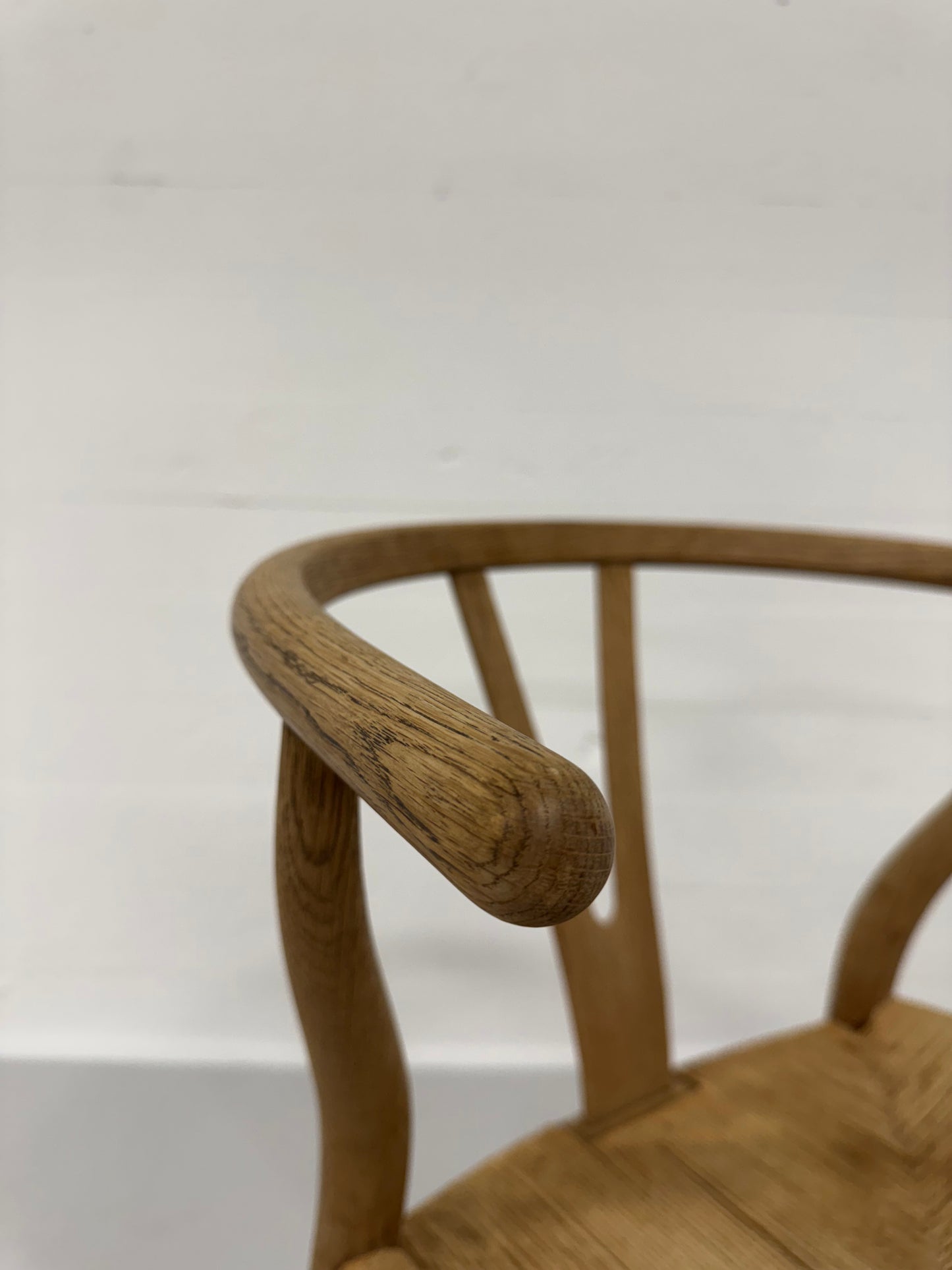 Hans J. Wegner ‘CH-24’ Carl Hansen & Søn.