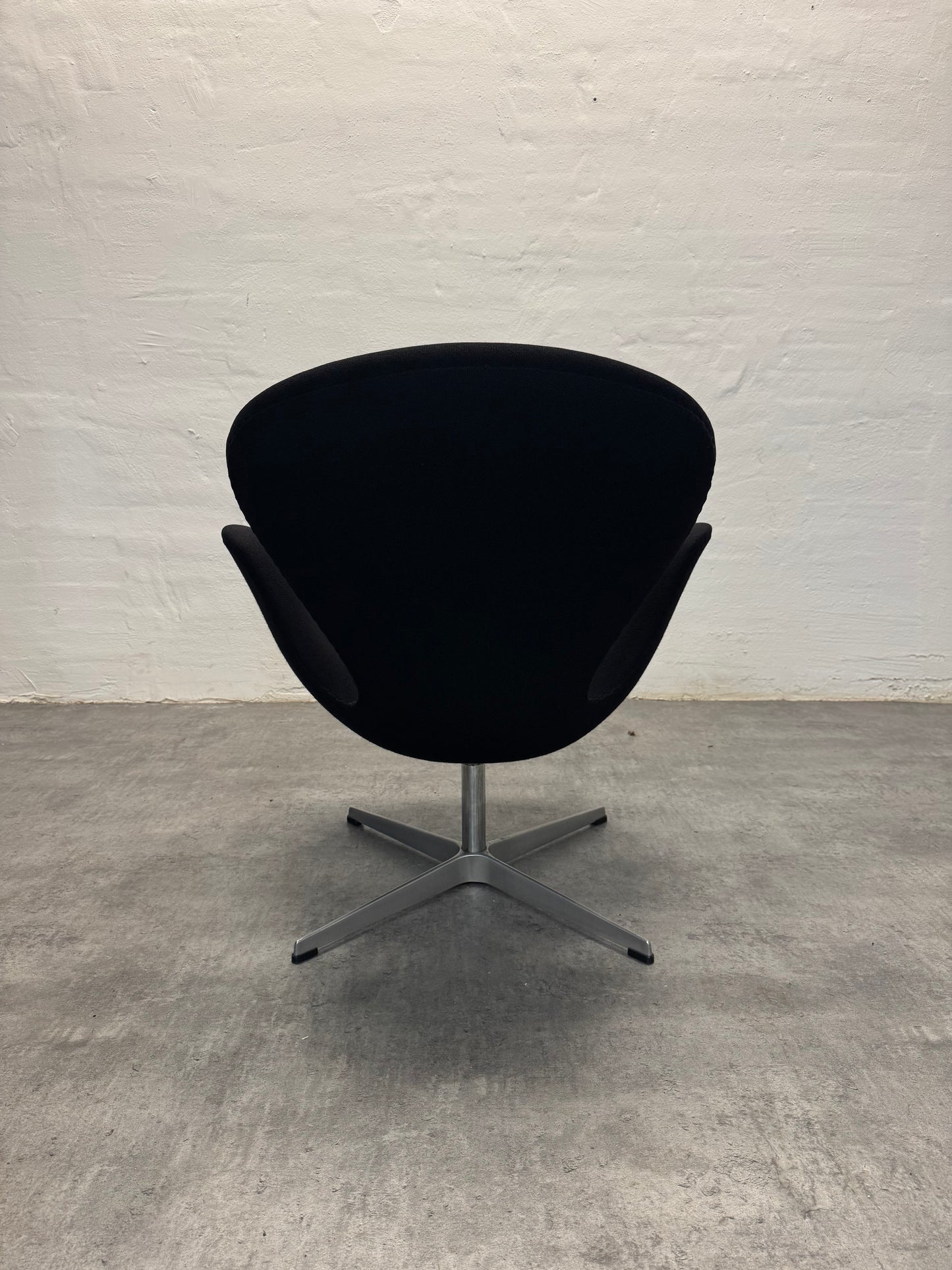 Arne Jacobsen ‘Svanen’ Fritz Hansen.