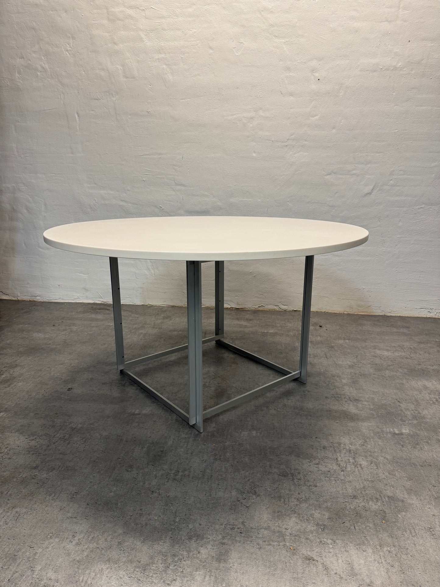 Poul Kjærholm ‘PK58’ Fritz Hansen.