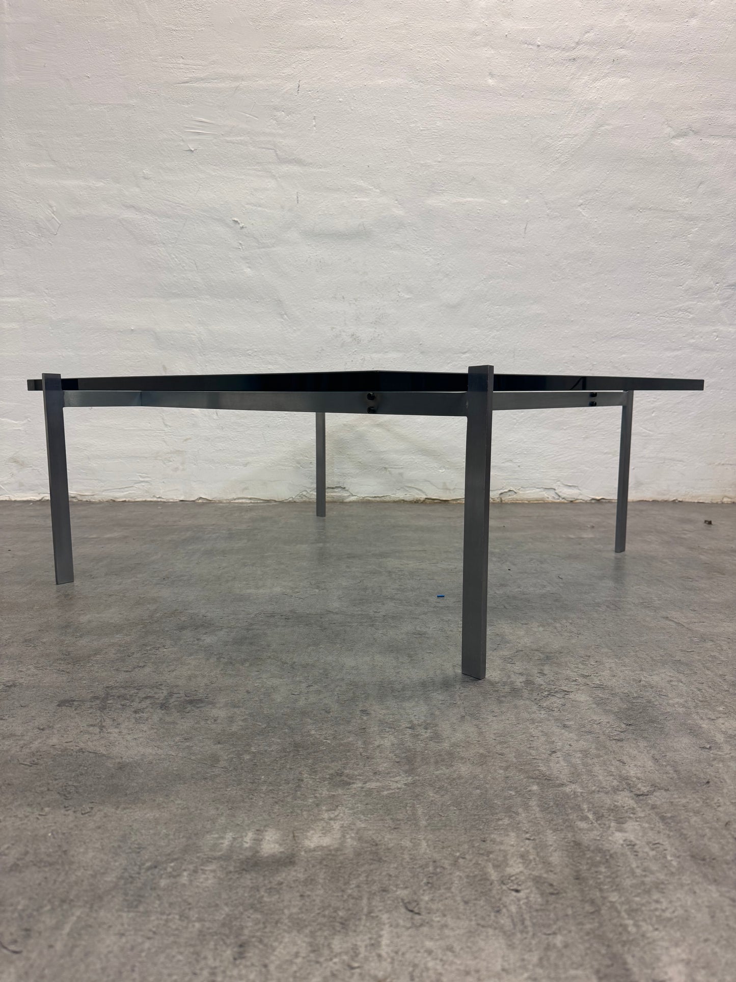 Poul Kjærholm ‘PK-61’ Fritz Hansen.