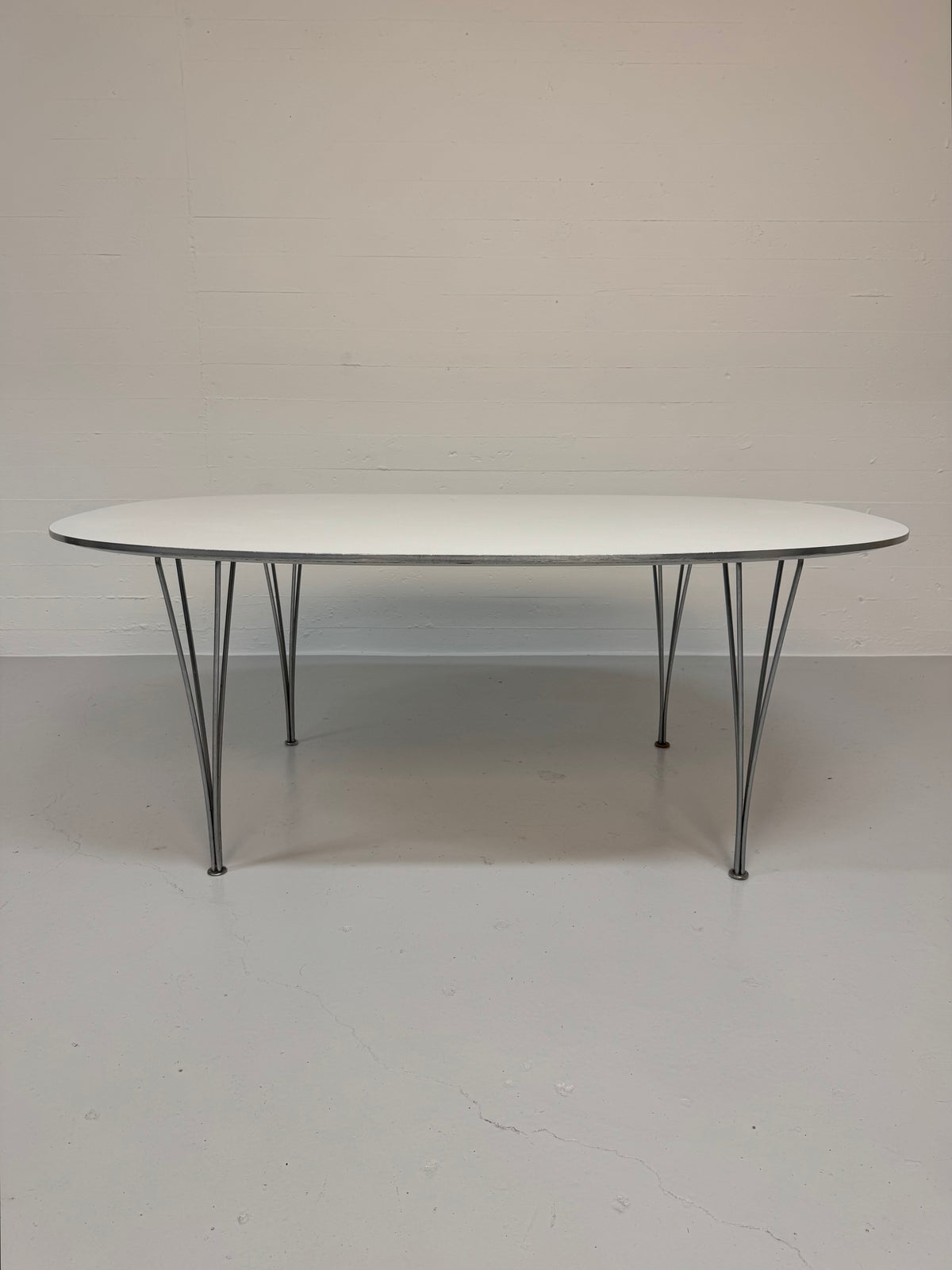 Piet Hein ‘Superellipse’ Fritz Hansen.