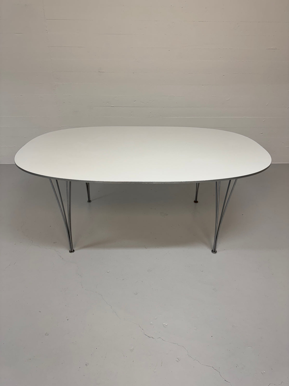 Piet Hein ‘Superellipse’ Fritz Hansen.