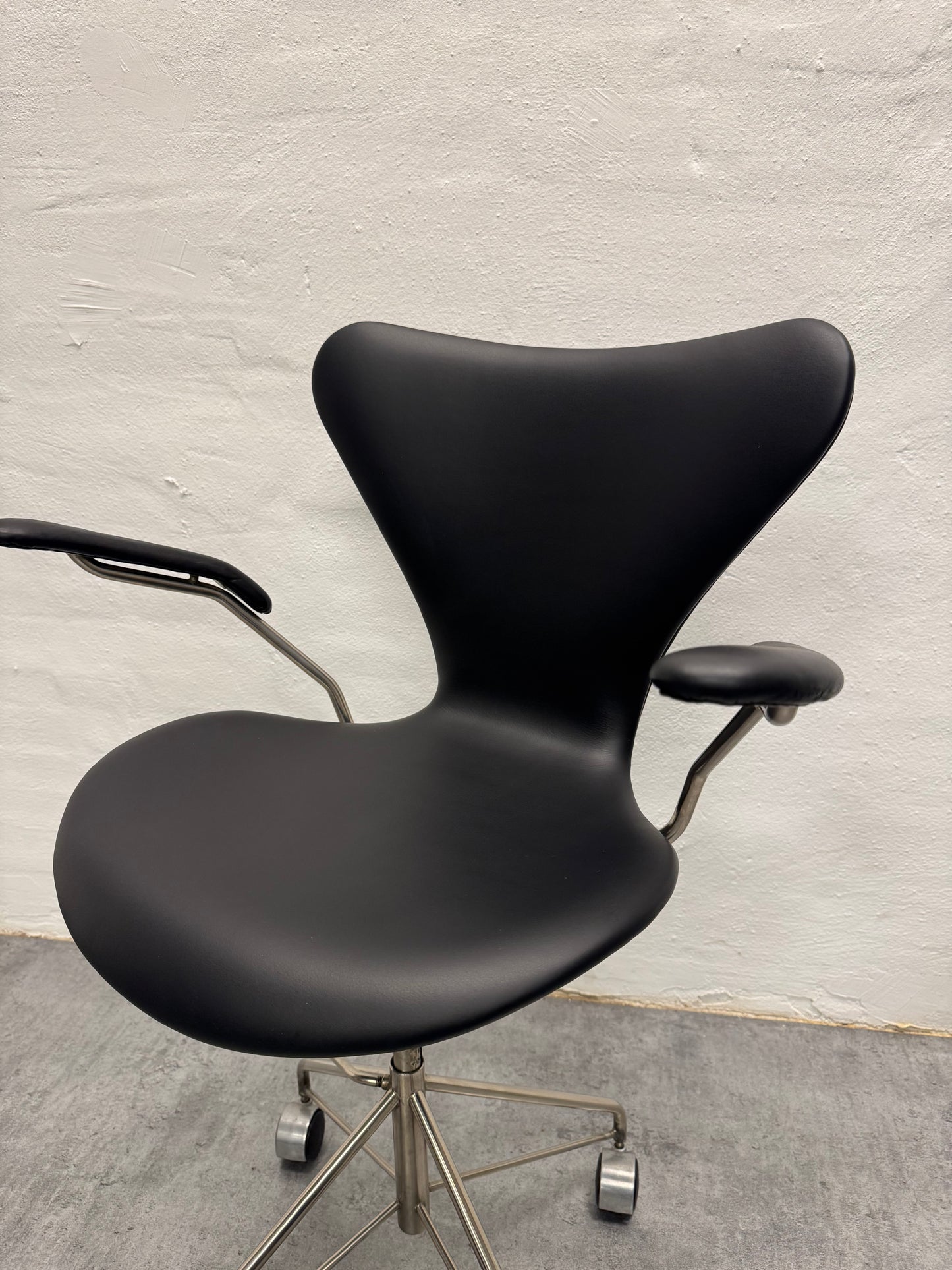 Arne Jacobsen ‘Syveren/3217’ Fritz Hansen.