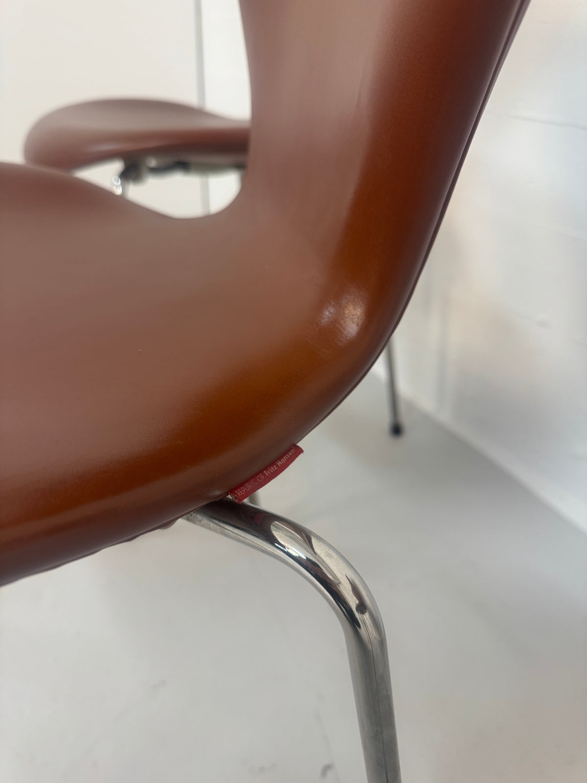 Arne Jacobsen ‘3107’ Fritz Hansen.