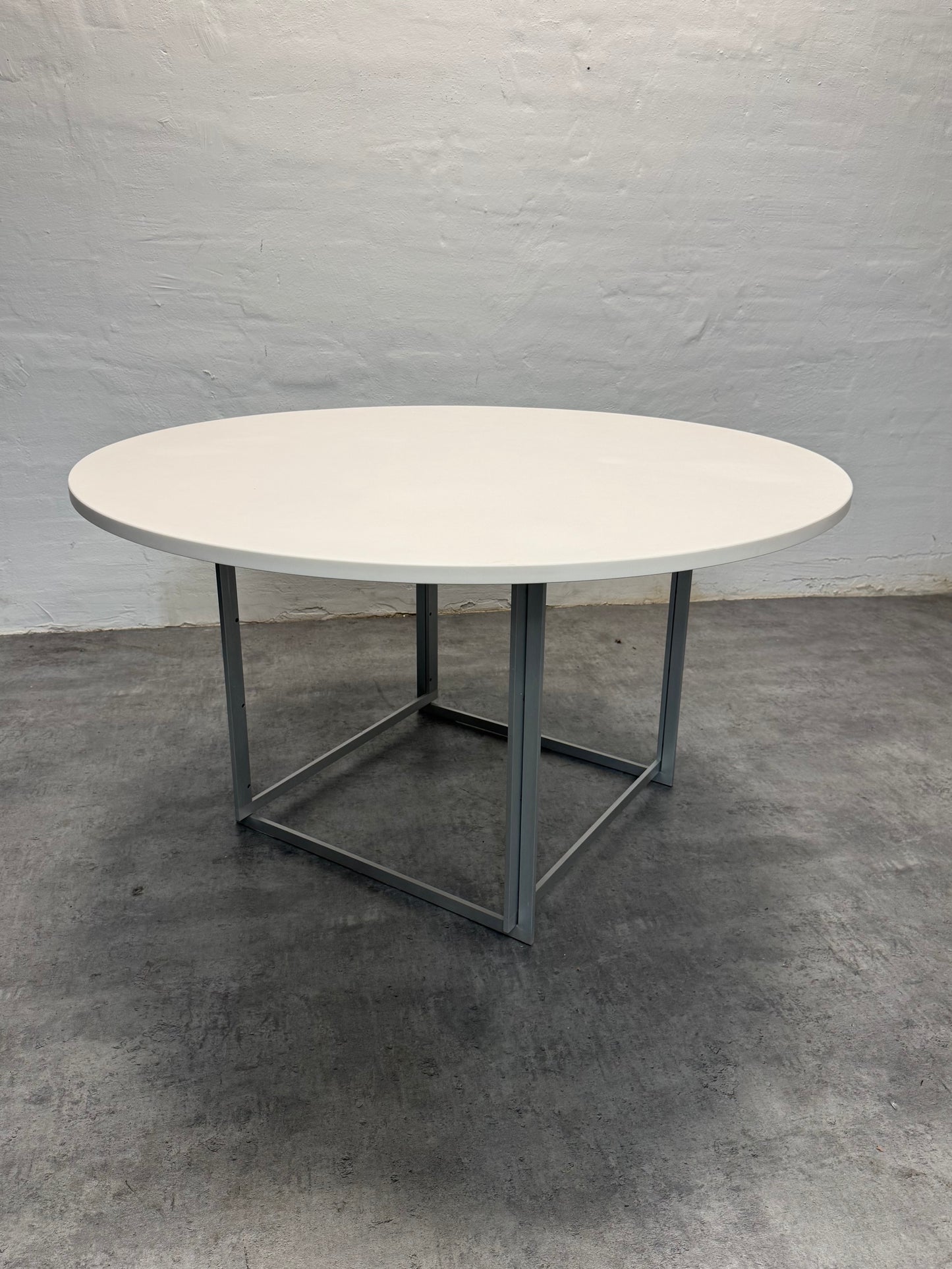 Poul Kjærholm ‘PK58’ Fritz Hansen.