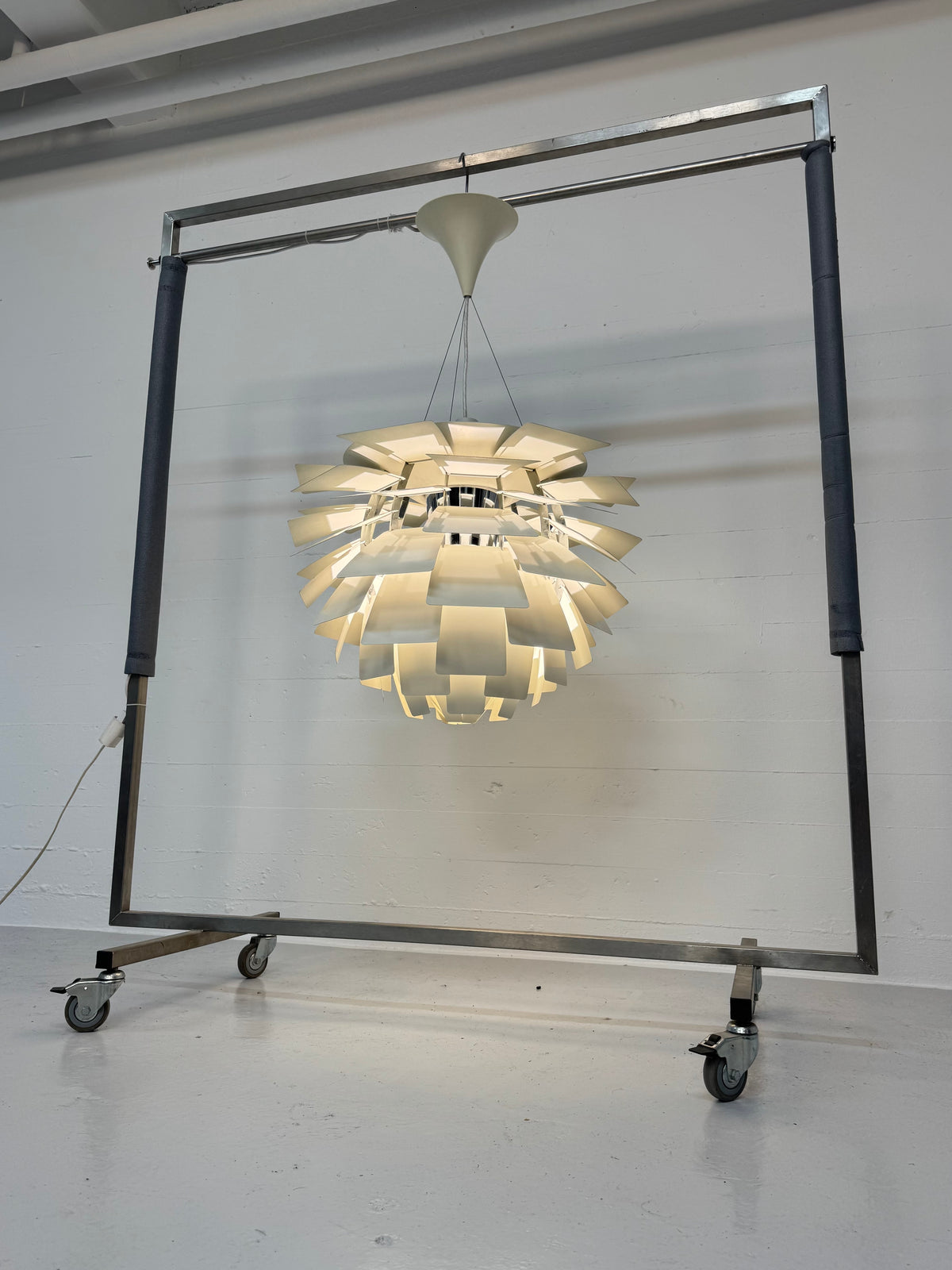 Ø72cm, Poul Henningsen ‘Koglen’ Louis Poulsen.