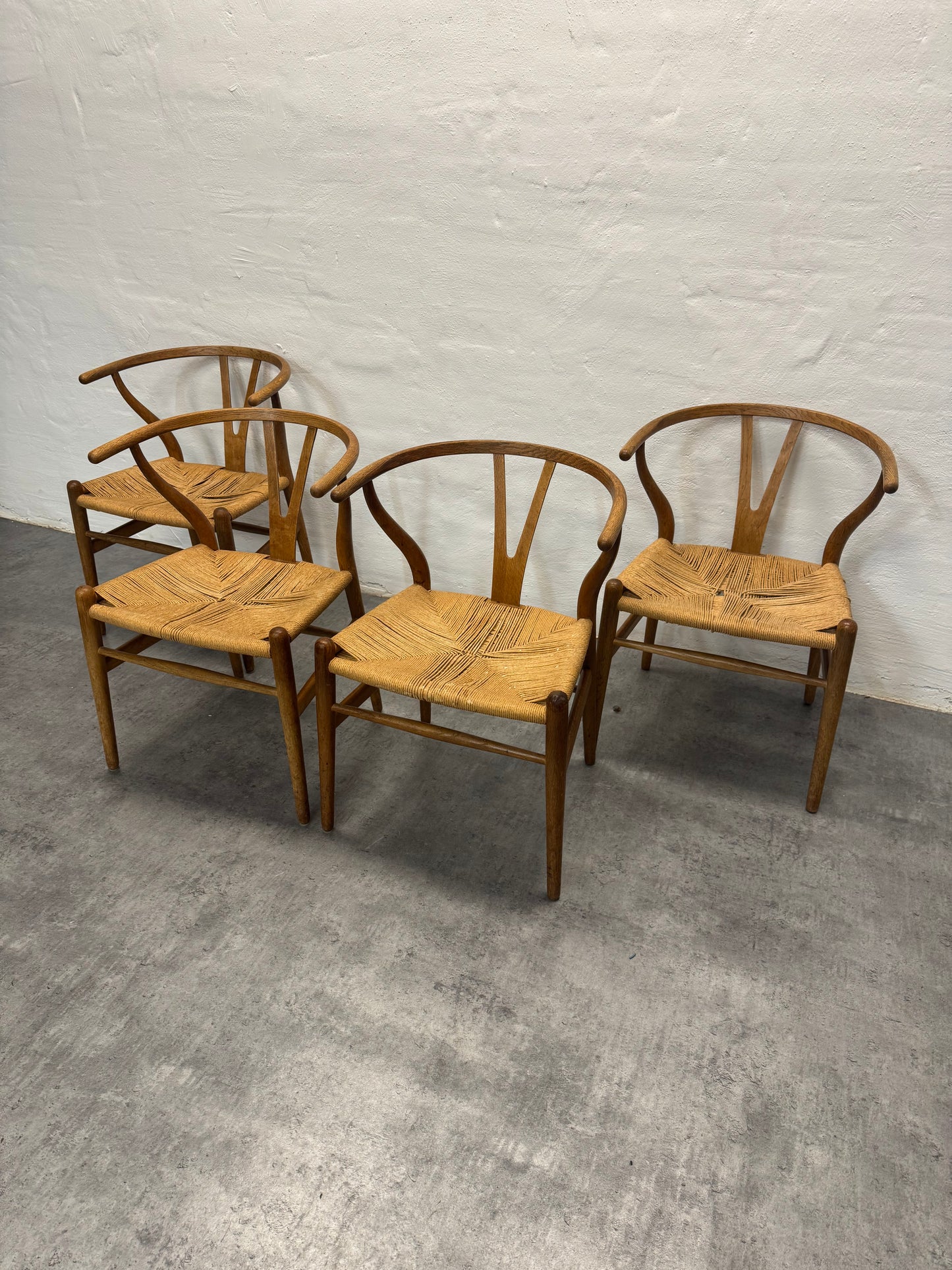 Eg, Hans J. Wegner ‘CH24/Y-stolen’ Carl Hansen & Søn.